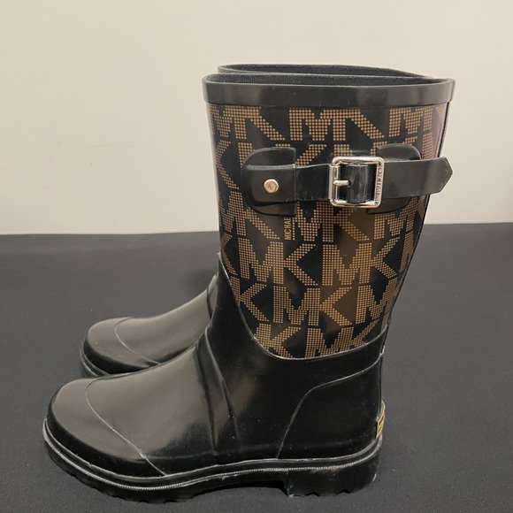 Micheal Kors rain boots - Picture 2 of 3